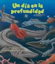 Viaja a las profundidades del océano, por debajo de la superficie y te vas a encontrar con algunas criaturas que ¡no sabías que existían! Este libro te lleva en un viaje a través de las oscuras profundidades del mar, hacia el fondo del océano. La mayoría de los ecosistemas necesitan luz solar, pero en el fondo del océano donde el sol no brilla, los animales han adoptado algunos aspectos muy interesantes para ver, protegerse a sí mismos, y comer. Descubre los hábitats únicos, sus adaptaciones, y las cadenas alimentarias de estas criaturas de aguas profundas.